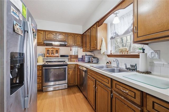 522 Forestglen Lane, Lansing, KS 66043