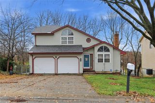 522 Forestglen Lane, Lansing, KS 66043