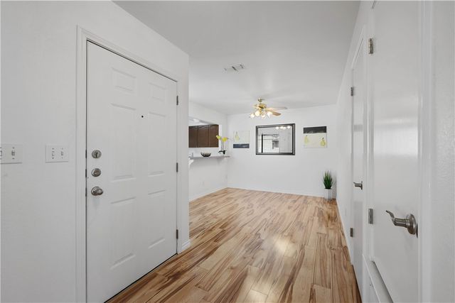 135 Santa Fe Dr, Rockport, TX 78382