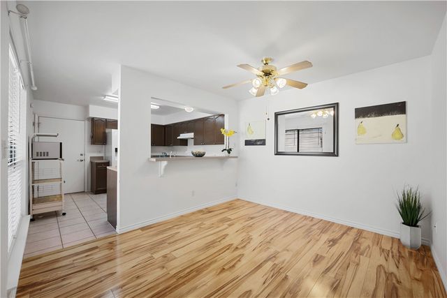 135 Santa Fe Dr, Rockport, TX 78382