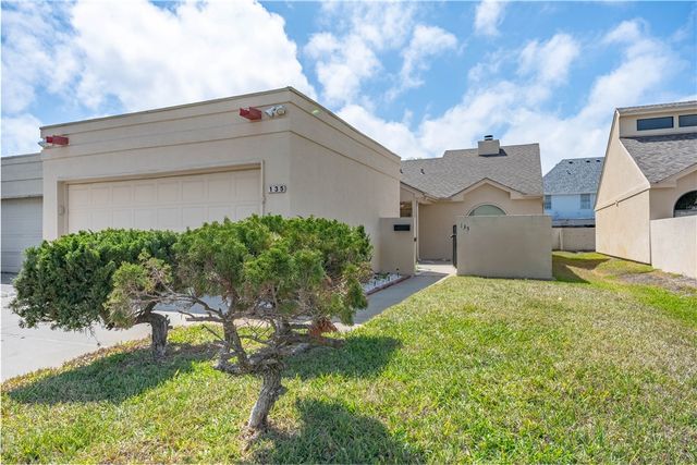 135 Santa Fe Dr, Rockport, TX 78382