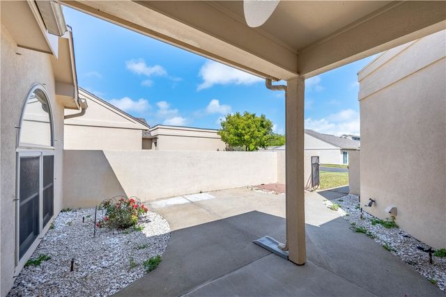 135 Santa Fe Dr, Rockport, TX 78382