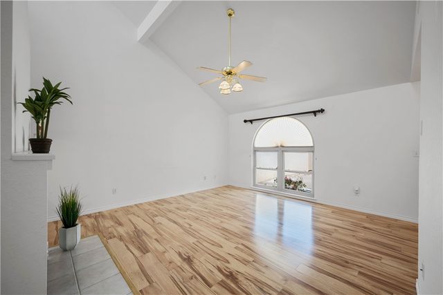 135 Santa Fe Dr, Rockport, TX 78382