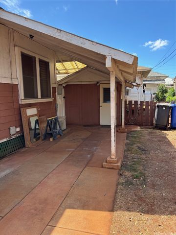 938 10th Avenue B-1, Honolulu, HI 96816