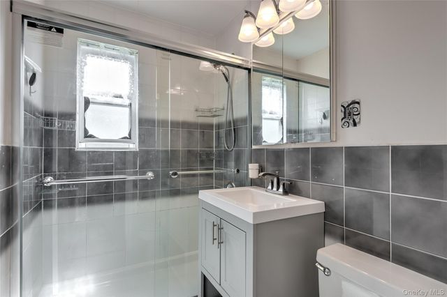 71-36 Little Neck Pkwy 150A, Bellerose, NY 11426