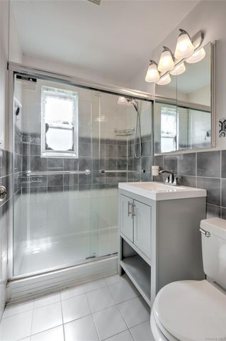 71-36 Little Neck Pkwy 150A, Bellerose, NY 11426