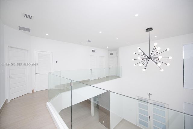 8842 NW 161st Ter, Miami Lakes, FL 33018