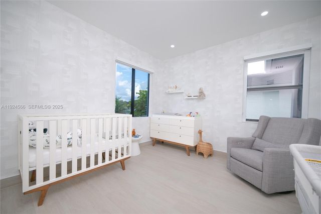 8842 NW 161st Ter, Miami Lakes, FL 33018