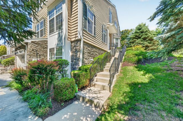 801 Huntington Drive, Fishkill, NY 12524