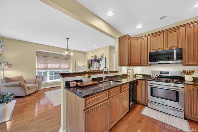 801 Huntington Drive, Fishkill, NY 12524
