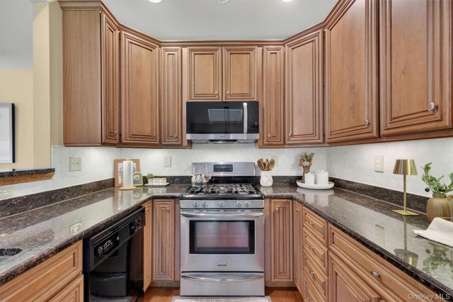 801 Huntington Drive, Fishkill, NY 12524