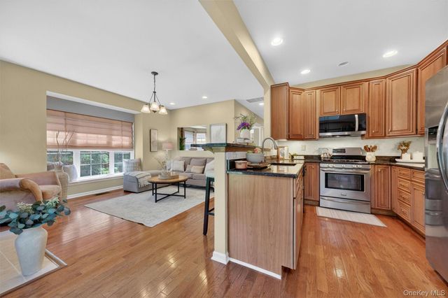 801 Huntington Drive, Fishkill, NY 12524
