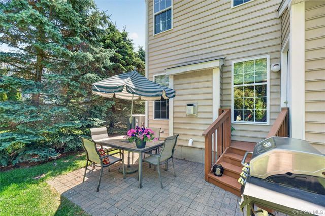 801 Huntington Drive, Fishkill, NY 12524