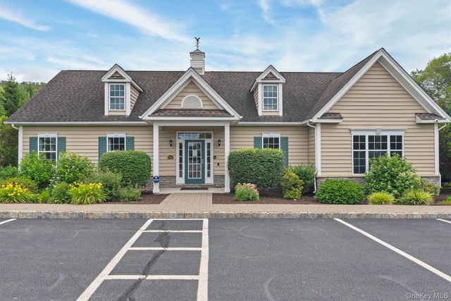 801 Huntington Drive, Fishkill, NY 12524