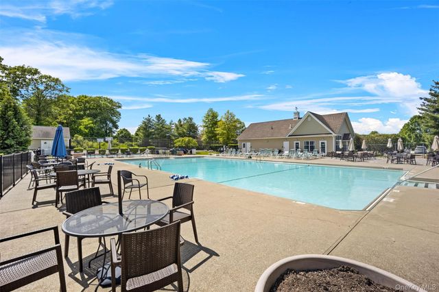 801 Huntington Drive, Fishkill, NY 12524