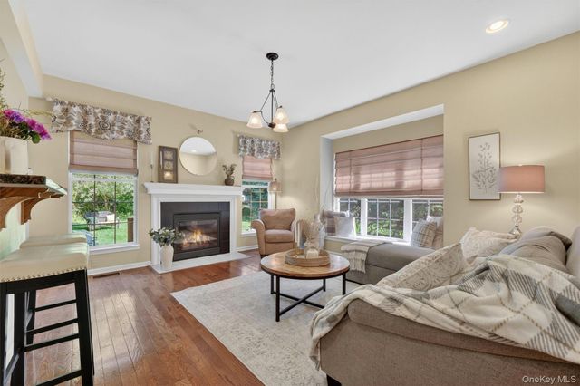 801 Huntington Drive, Fishkill, NY 12524