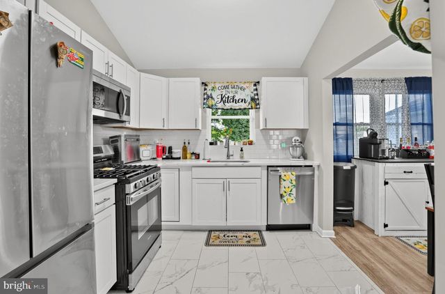 1420 CHESTNUT AVE, Gloucester City, NJ 08030