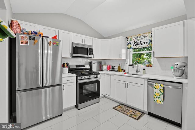 1420 CHESTNUT AVE, Gloucester City, NJ 08030
