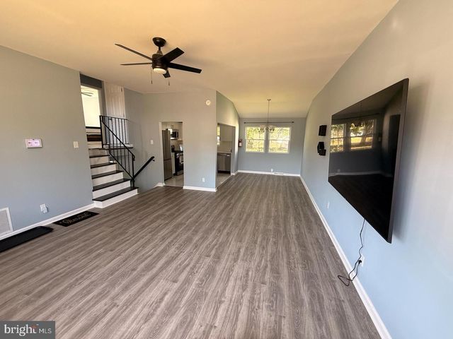 1420 CHESTNUT AVE, Gloucester City, NJ 08030