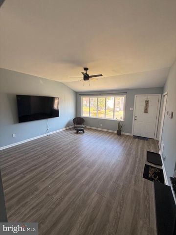 1420 CHESTNUT AVE, Gloucester City, NJ 08030