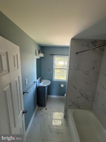1420 CHESTNUT AVE, Gloucester City, NJ 08030