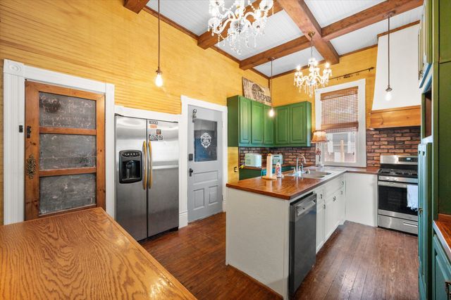 1302 W 5th Avenue, Corsicana, TX 75110