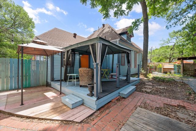 1302 W 5th Avenue, Corsicana, TX 75110