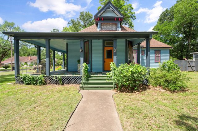 1302 W 5th Avenue, Corsicana, TX 75110