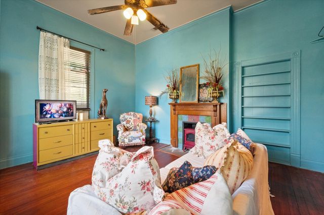 1302 W 5th Avenue, Corsicana, TX 75110