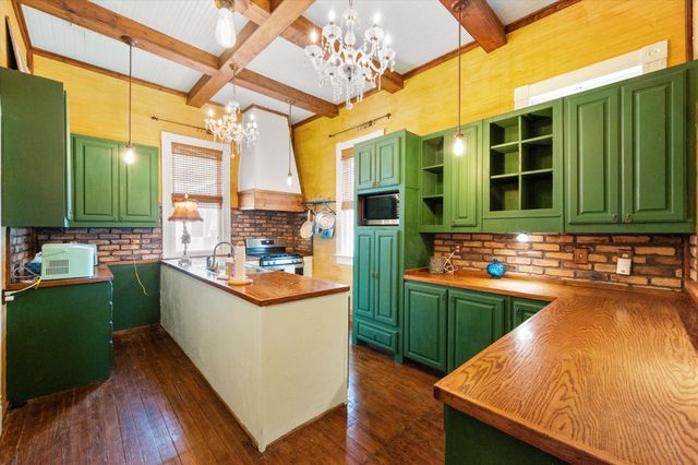 1302 W 5th Avenue, Corsicana, TX 75110