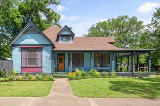 1302 W 5th Avenue, Corsicana, TX 75110