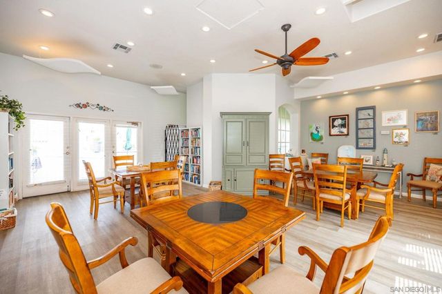 3335 Genoa Way 112, Oceanside, CA 92056