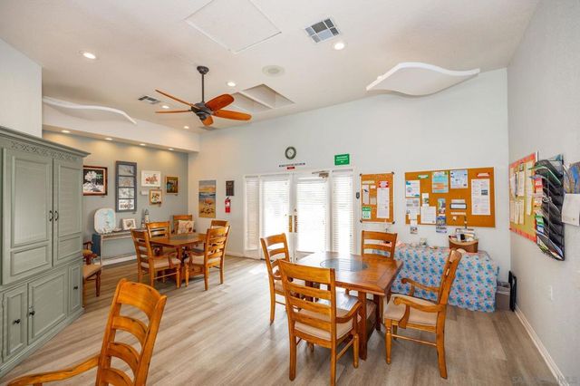 3335 Genoa Way 112, Oceanside, CA 92056