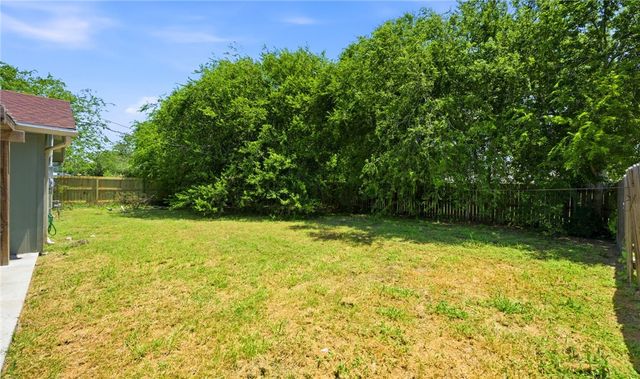 1234 Easthaven Dr, Portland, TX 78374