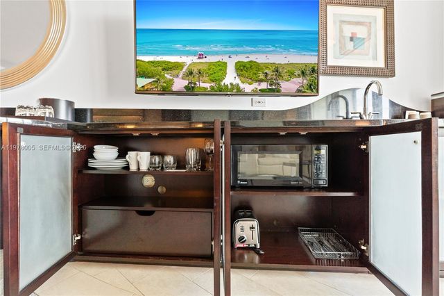 4391 Collins Avenue 412, Miami Beach, FL 33140