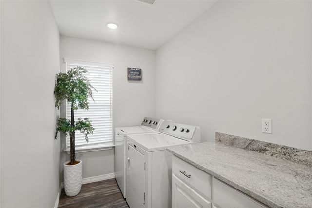 4511 Wildwood Circle, Granbury, TX 76049