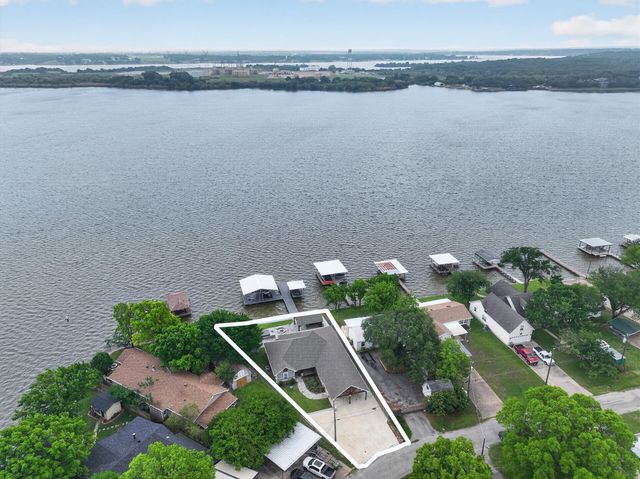 4511 Wildwood Circle, Granbury, TX 76049