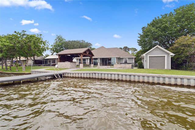4511 Wildwood Circle, Granbury, TX 76049
