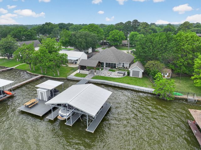 4511 Wildwood Circle, Granbury, TX 76049