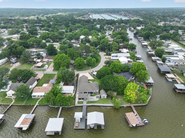 4511 Wildwood Circle, Granbury, TX 76049