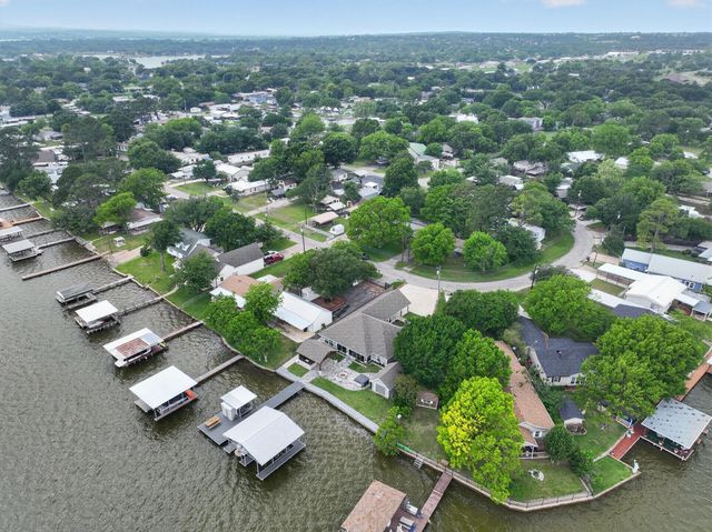 4511 Wildwood Circle, Granbury, TX 76049