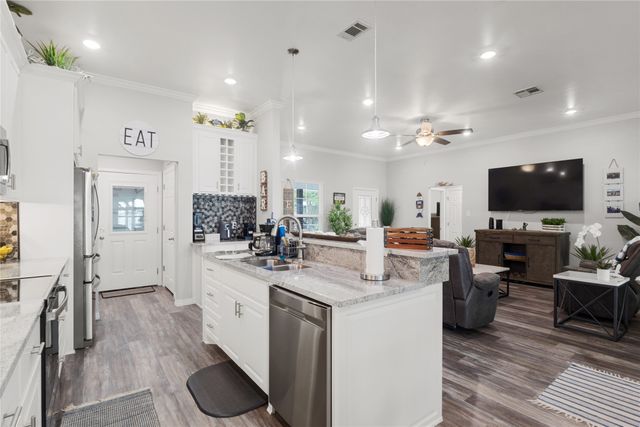 4511 Wildwood Circle, Granbury, TX 76049