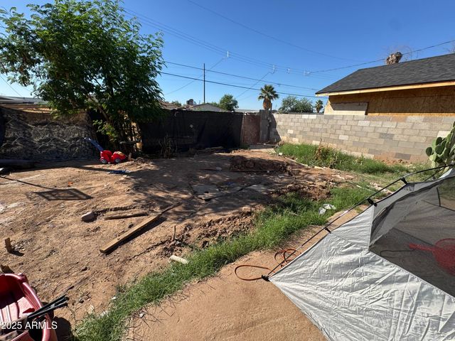 2425 W PAPAGO Street, Phoenix, AZ 85009