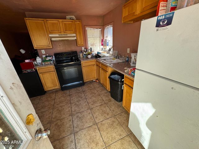 2425 W PAPAGO Street, Phoenix, AZ 85009