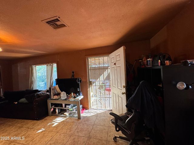 2425 W PAPAGO Street, Phoenix, AZ 85009