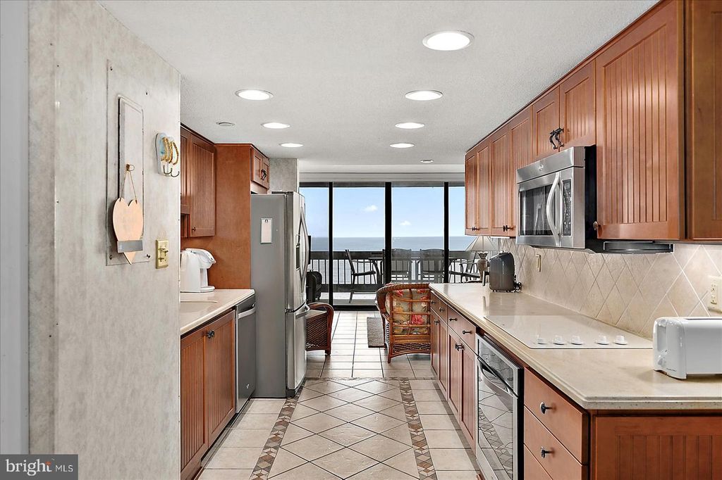 9900 Coastal Hwy Unit 401, Ocean City, MD 21842
