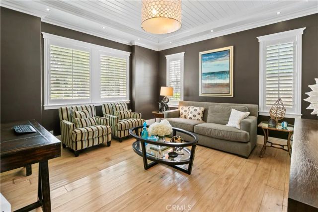 23 Boardwalk, Newport Beach, CA 92660