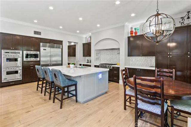 23 Boardwalk, Newport Beach, CA 92660