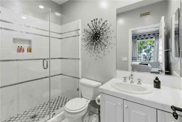 23 Boardwalk, Newport Beach, CA 92660