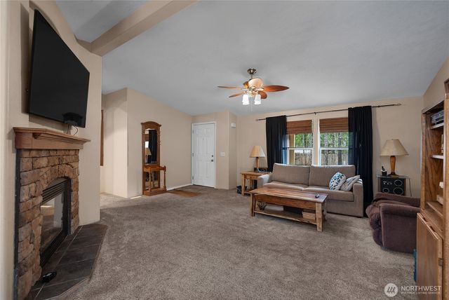 20 N Olympic Court, Hoodsport, WA 98548